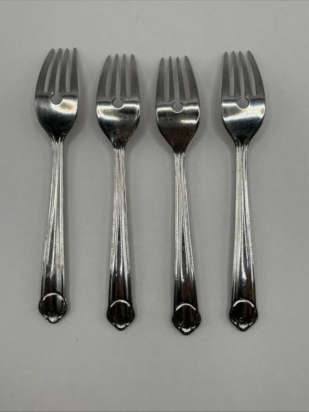 4 Salad Forks Mikasa Gerald Patrick CLASSICO SATIN 18/8 Stainless Korea 6 3/8